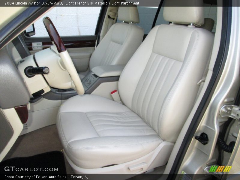Light French Silk Metallic / Light Parchment 2004 Lincoln Aviator Luxury AWD
