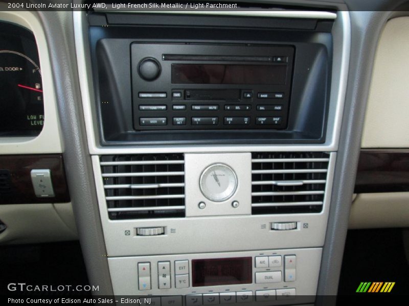 Light French Silk Metallic / Light Parchment 2004 Lincoln Aviator Luxury AWD