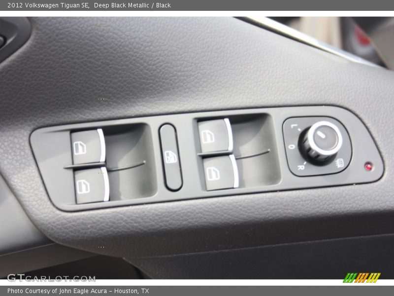 Deep Black Metallic / Black 2012 Volkswagen Tiguan SE