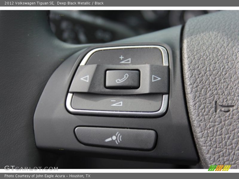 Deep Black Metallic / Black 2012 Volkswagen Tiguan SE