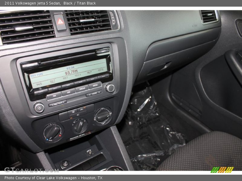 Black / Titan Black 2011 Volkswagen Jetta S Sedan