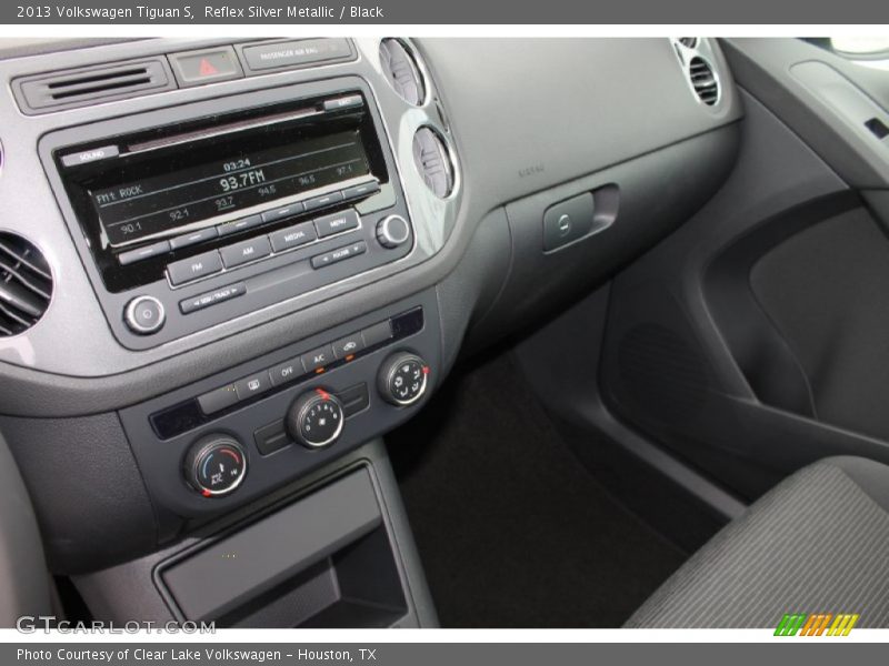 Reflex Silver Metallic / Black 2013 Volkswagen Tiguan S