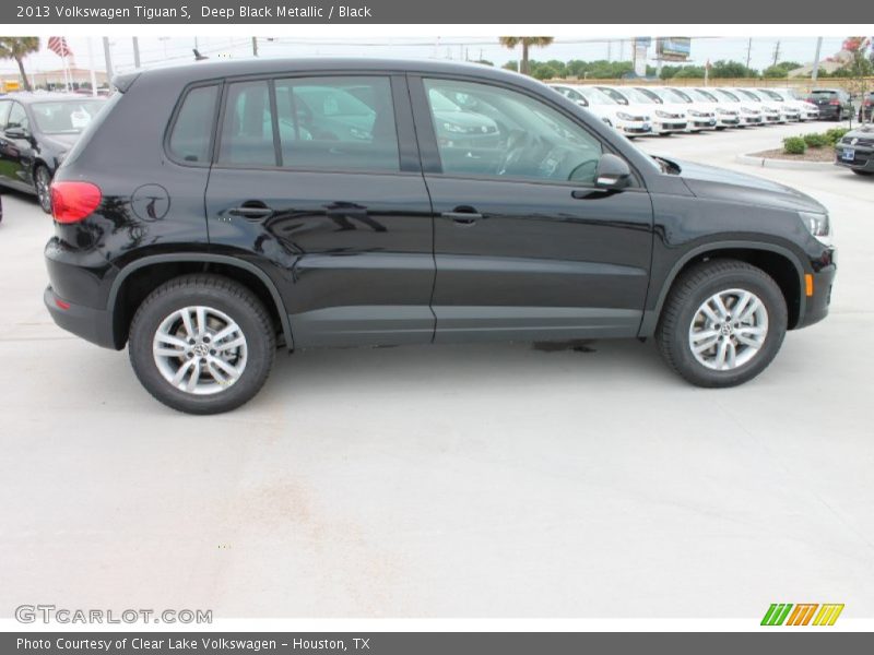 Deep Black Metallic / Black 2013 Volkswagen Tiguan S