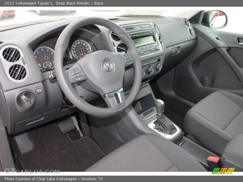Deep Black Metallic / Black 2013 Volkswagen Tiguan S