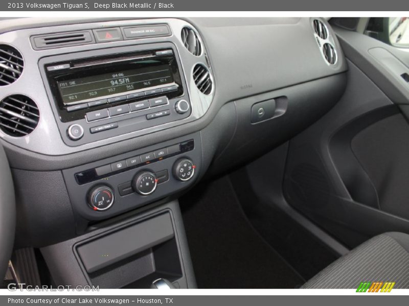 Deep Black Metallic / Black 2013 Volkswagen Tiguan S
