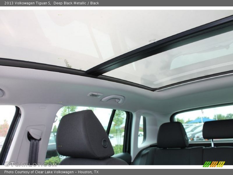 Deep Black Metallic / Black 2013 Volkswagen Tiguan S