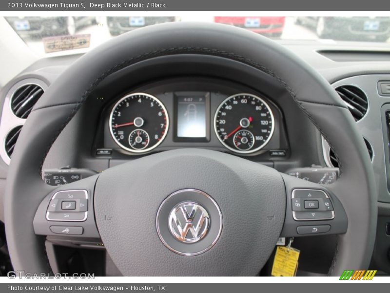 Deep Black Metallic / Black 2013 Volkswagen Tiguan S
