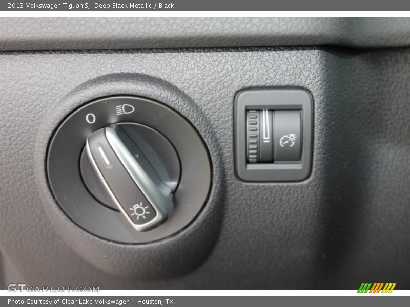 Deep Black Metallic / Black 2013 Volkswagen Tiguan S