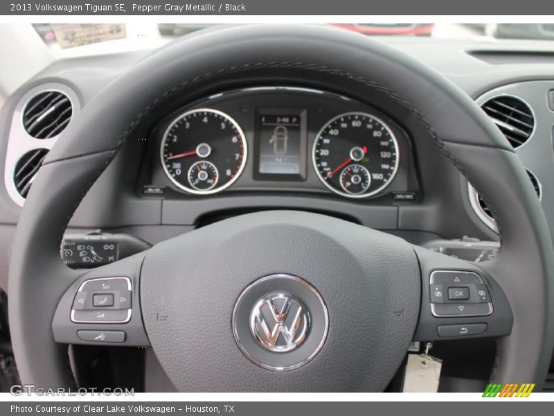 Pepper Gray Metallic / Black 2013 Volkswagen Tiguan SE