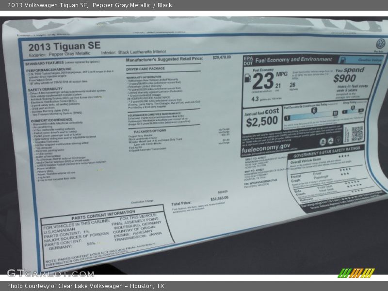 Pepper Gray Metallic / Black 2013 Volkswagen Tiguan SE