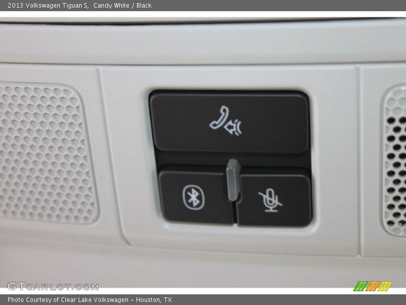 Candy White / Black 2013 Volkswagen Tiguan S