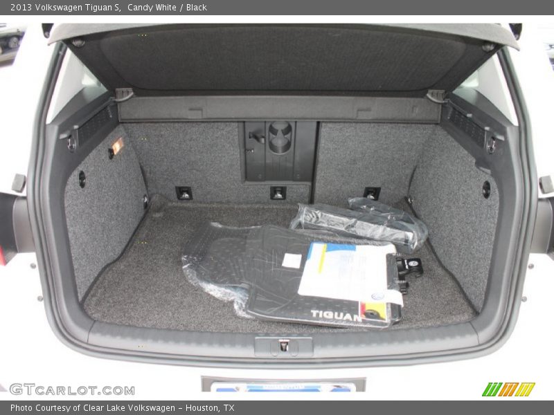 Candy White / Black 2013 Volkswagen Tiguan S