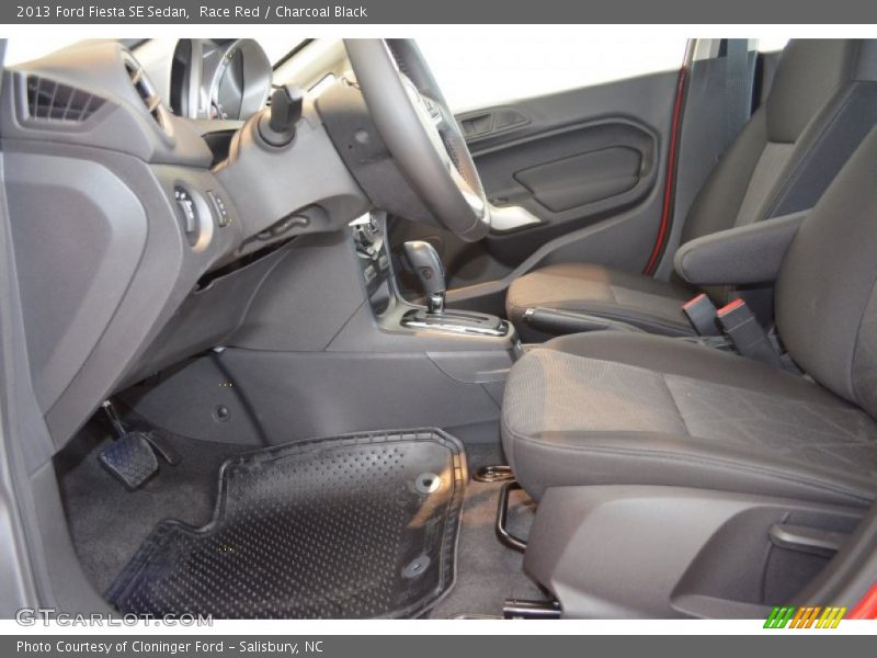Race Red / Charcoal Black 2013 Ford Fiesta SE Sedan