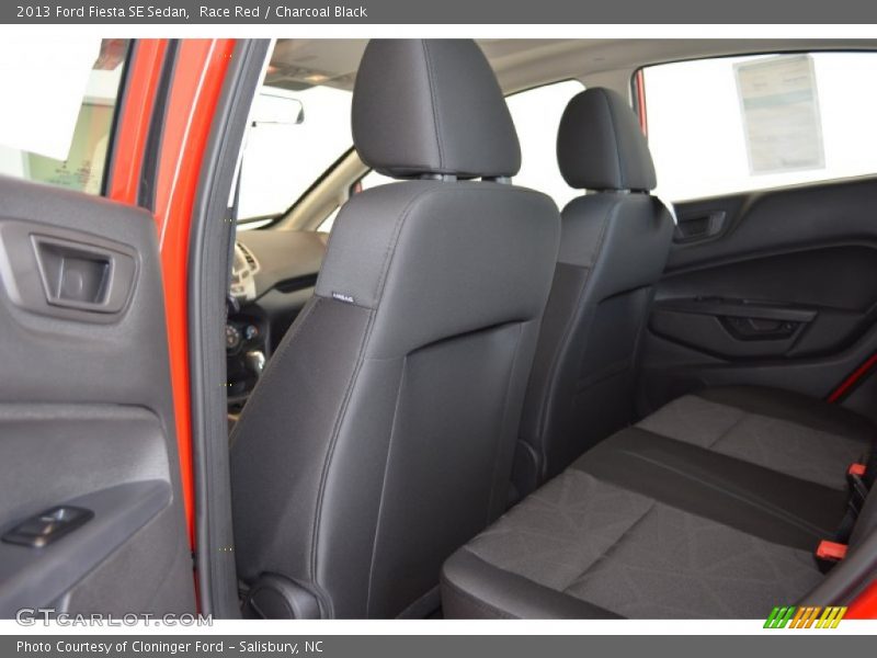 Race Red / Charcoal Black 2013 Ford Fiesta SE Sedan