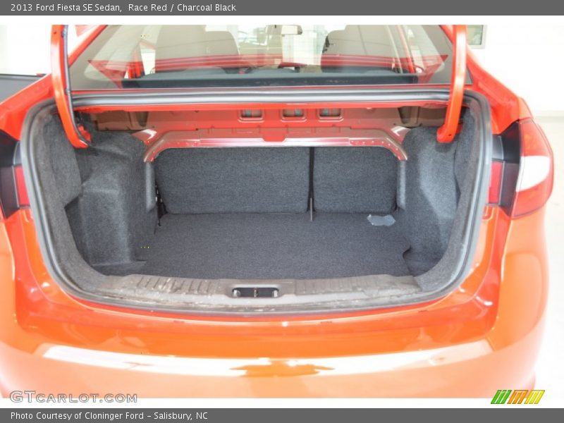 Race Red / Charcoal Black 2013 Ford Fiesta SE Sedan