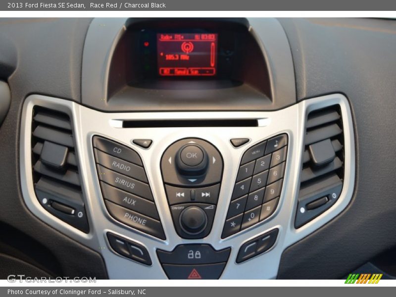 Race Red / Charcoal Black 2013 Ford Fiesta SE Sedan