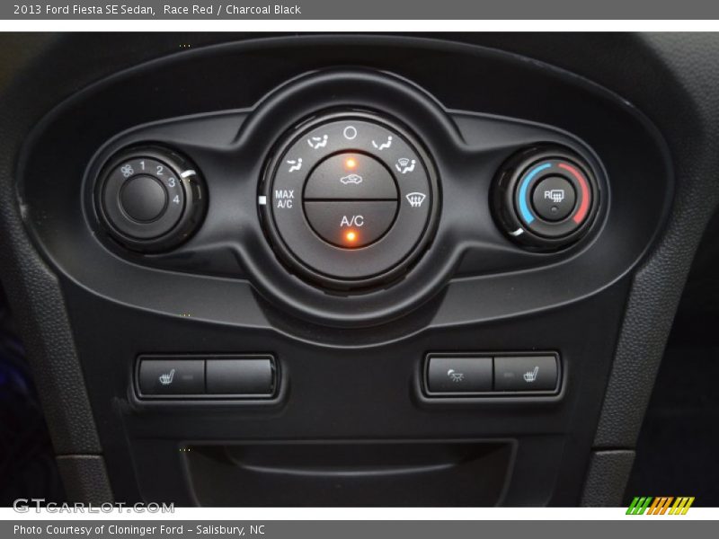 Race Red / Charcoal Black 2013 Ford Fiesta SE Sedan