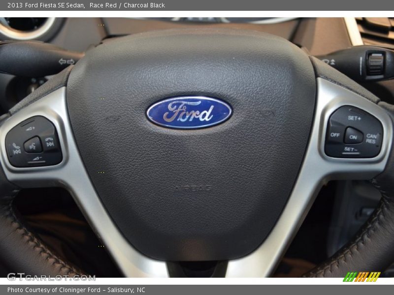 Race Red / Charcoal Black 2013 Ford Fiesta SE Sedan