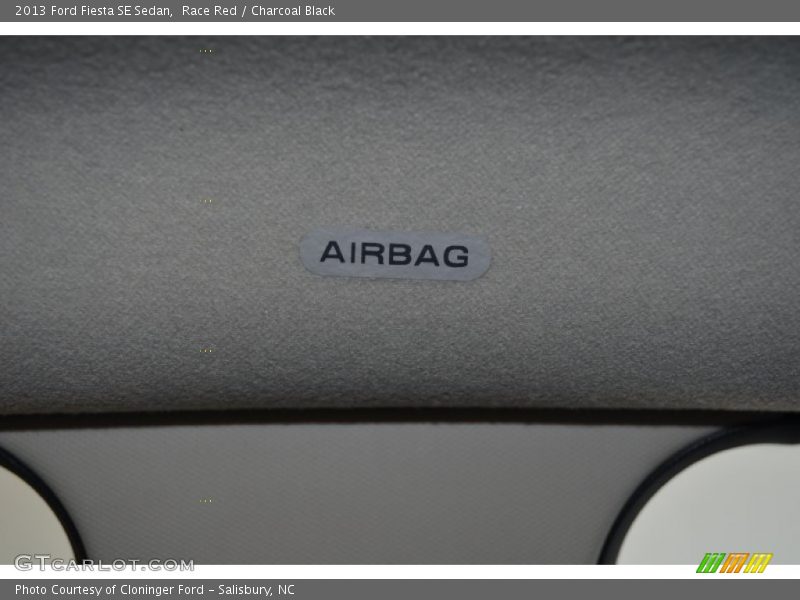 Race Red / Charcoal Black 2013 Ford Fiesta SE Sedan