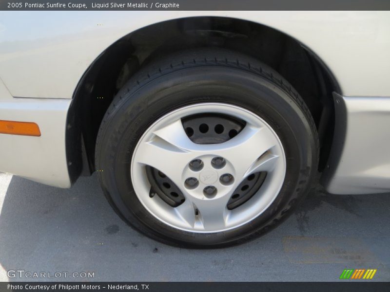 Liquid Silver Metallic / Graphite 2005 Pontiac Sunfire Coupe