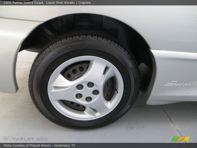 Liquid Silver Metallic / Graphite 2005 Pontiac Sunfire Coupe