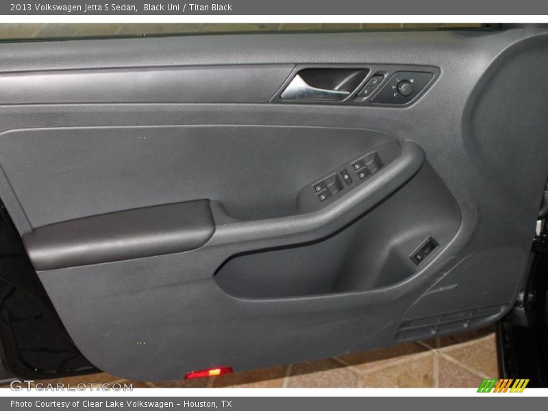 Black Uni / Titan Black 2013 Volkswagen Jetta S Sedan