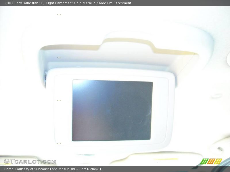 Light Parchment Gold Metallic / Medium Parchment 2003 Ford Windstar LX