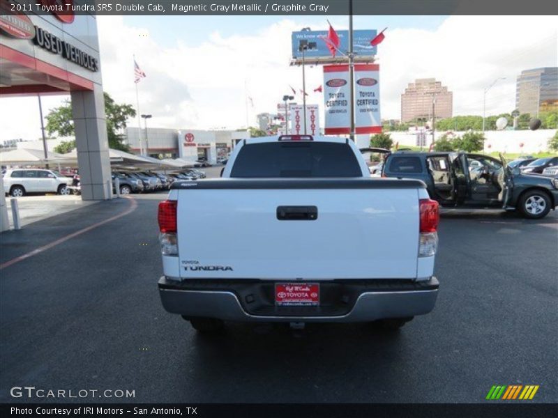 Magnetic Gray Metallic / Graphite Gray 2011 Toyota Tundra SR5 Double Cab
