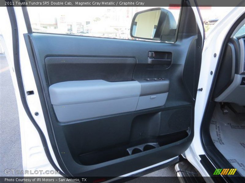 Magnetic Gray Metallic / Graphite Gray 2011 Toyota Tundra SR5 Double Cab