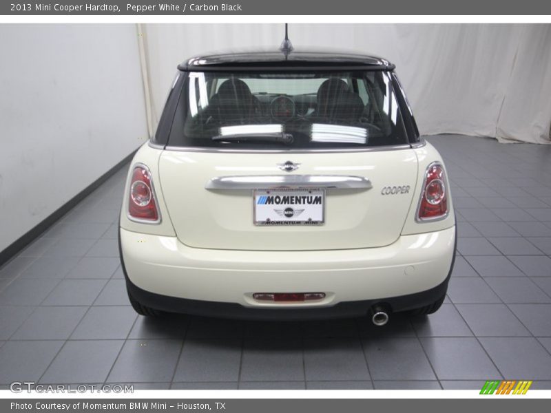 Pepper White / Carbon Black 2013 Mini Cooper Hardtop