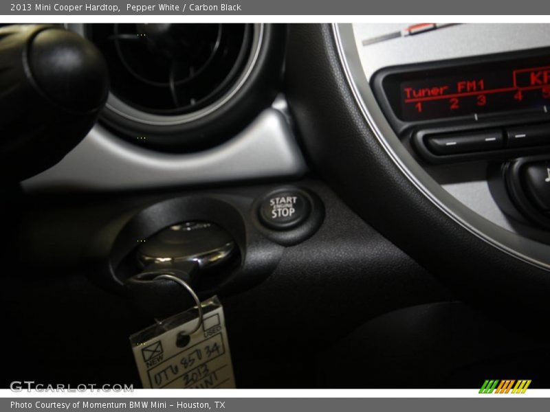 Pepper White / Carbon Black 2013 Mini Cooper Hardtop