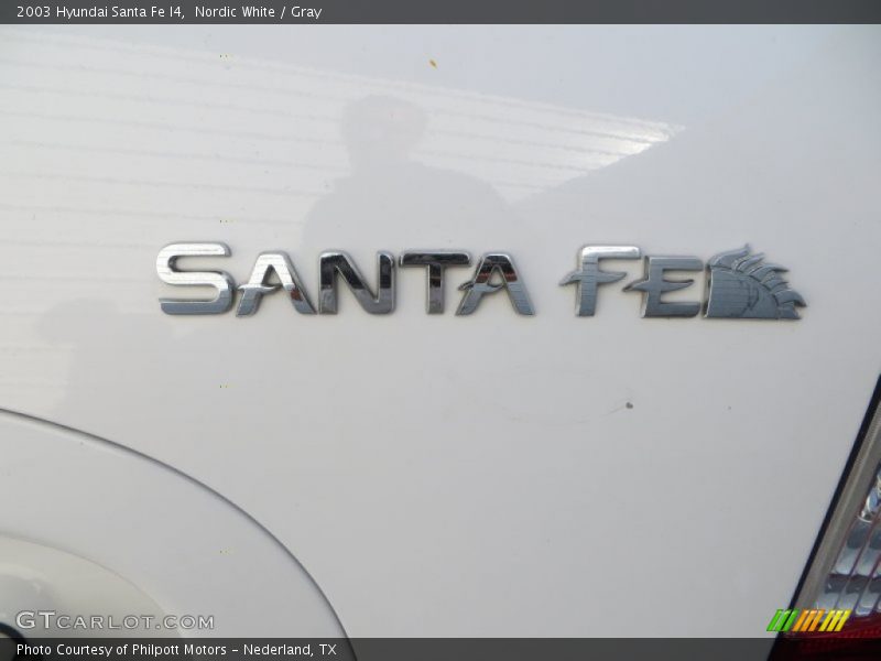 Nordic White / Gray 2003 Hyundai Santa Fe I4