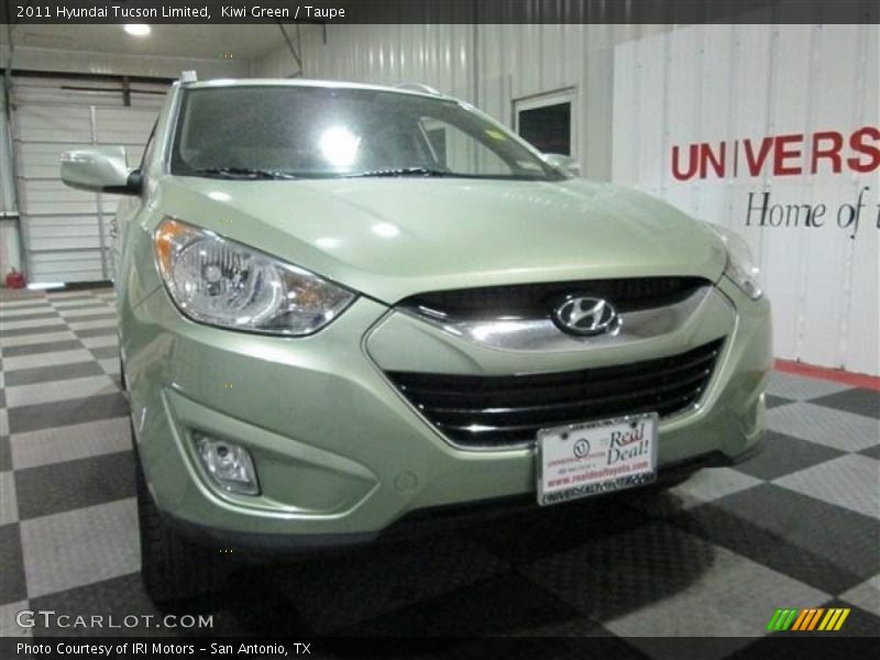 Kiwi Green / Taupe 2011 Hyundai Tucson Limited