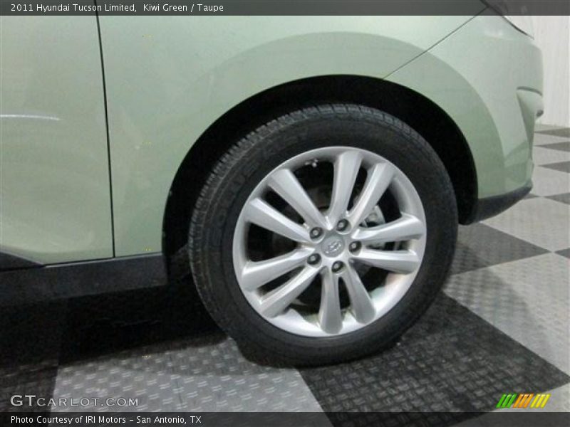 Kiwi Green / Taupe 2011 Hyundai Tucson Limited