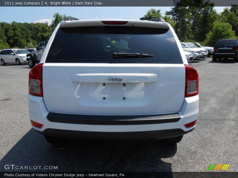 Bright White / Dark Slate Gray 2011 Jeep Compass 2.4