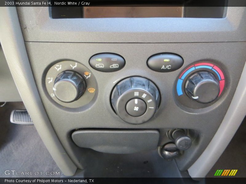 Nordic White / Gray 2003 Hyundai Santa Fe I4