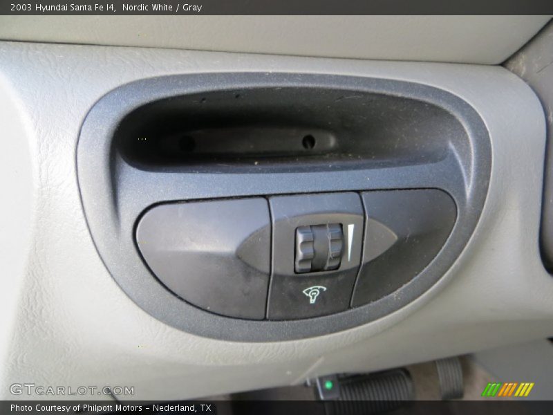 Nordic White / Gray 2003 Hyundai Santa Fe I4