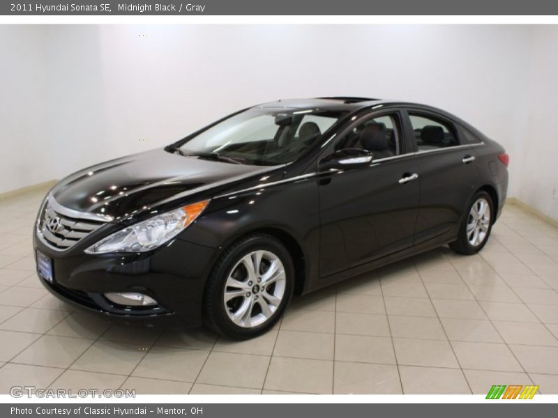 Midnight Black / Gray 2011 Hyundai Sonata SE