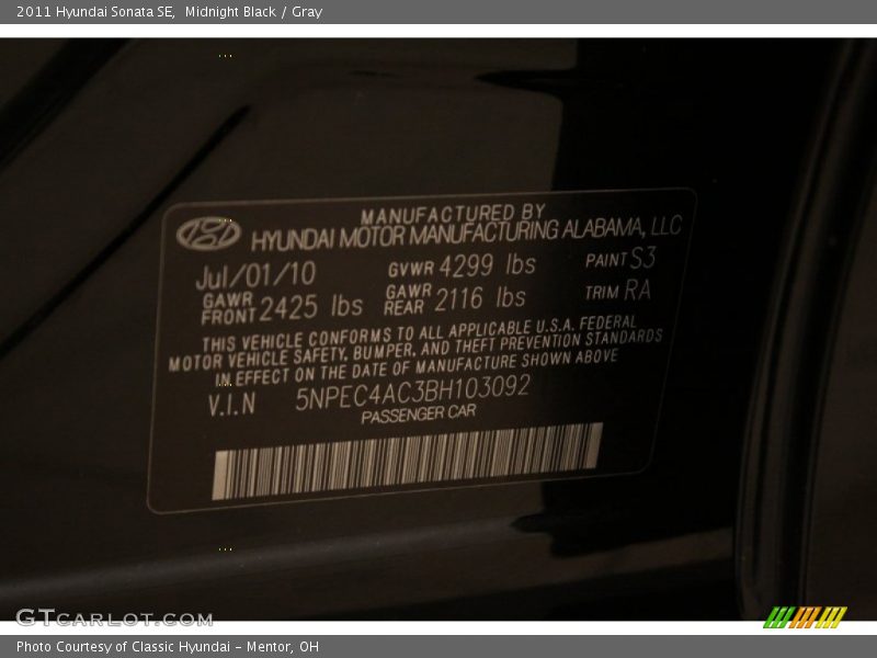 Midnight Black / Gray 2011 Hyundai Sonata SE