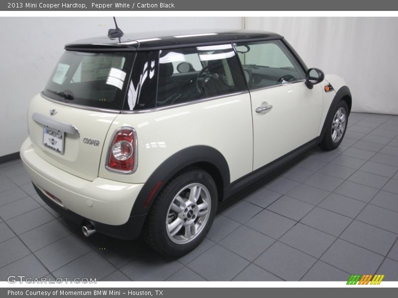 Pepper White / Carbon Black 2013 Mini Cooper Hardtop
