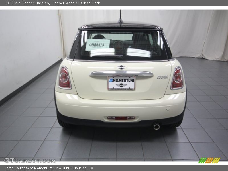 Pepper White / Carbon Black 2013 Mini Cooper Hardtop