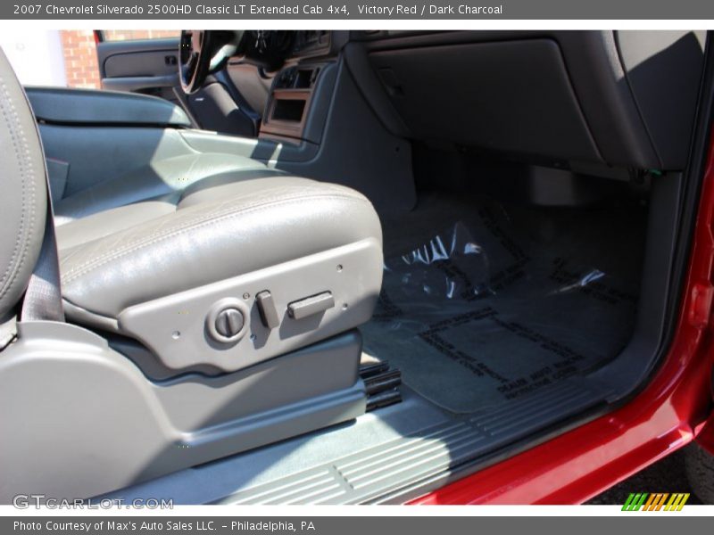 Victory Red / Dark Charcoal 2007 Chevrolet Silverado 2500HD Classic LT Extended Cab 4x4