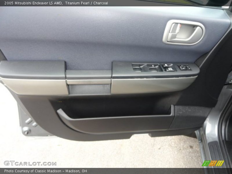 Titanium Pearl / Charcoal 2005 Mitsubishi Endeavor LS AWD
