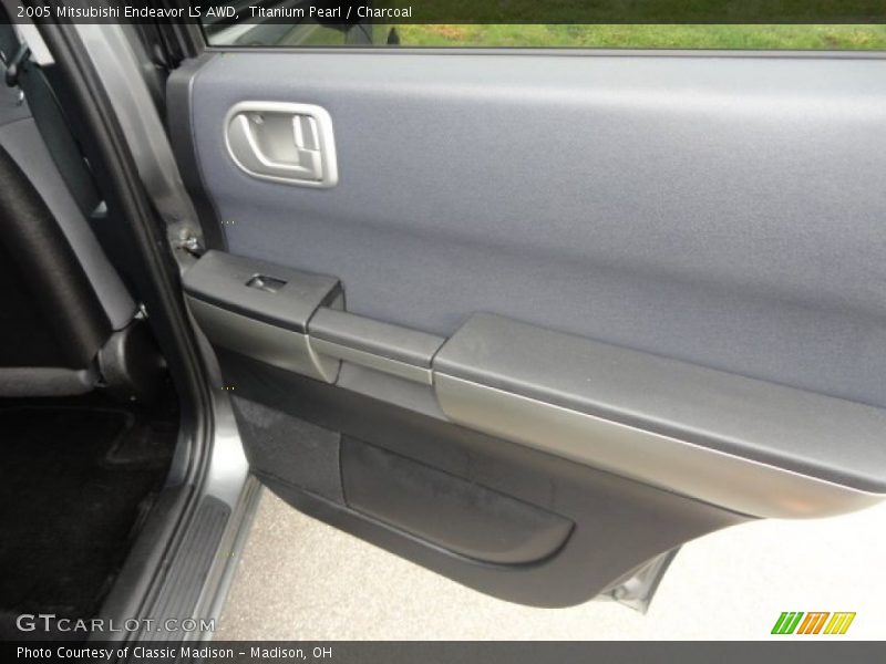 Titanium Pearl / Charcoal 2005 Mitsubishi Endeavor LS AWD