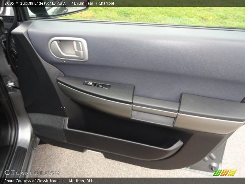 Titanium Pearl / Charcoal 2005 Mitsubishi Endeavor LS AWD