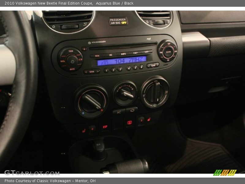 Aquarius Blue / Black 2010 Volkswagen New Beetle Final Edition Coupe
