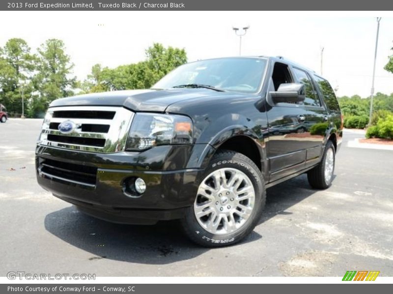 Front 3/4 View of 2013 Expedition Limited