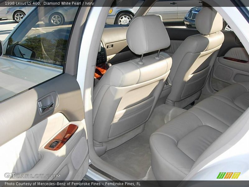 Diamond White Pearl / Ivory 1998 Lexus LS 400