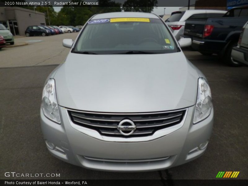 Radiant Silver / Charcoal 2010 Nissan Altima 2.5 S