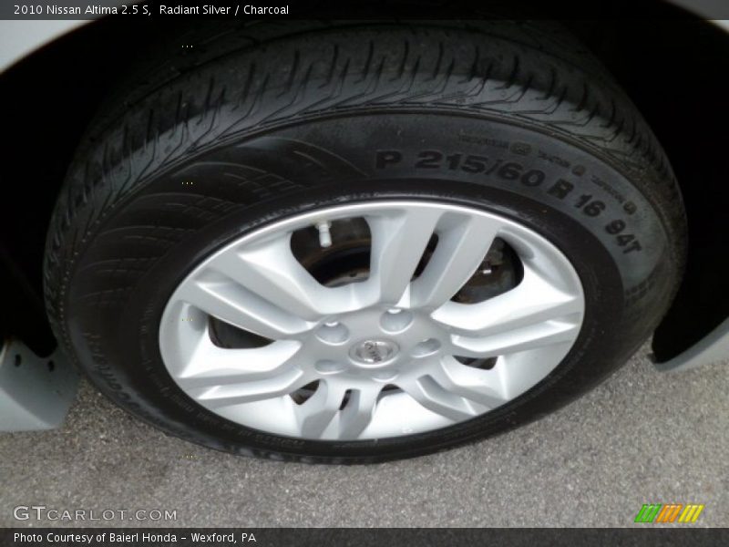 Radiant Silver / Charcoal 2010 Nissan Altima 2.5 S
